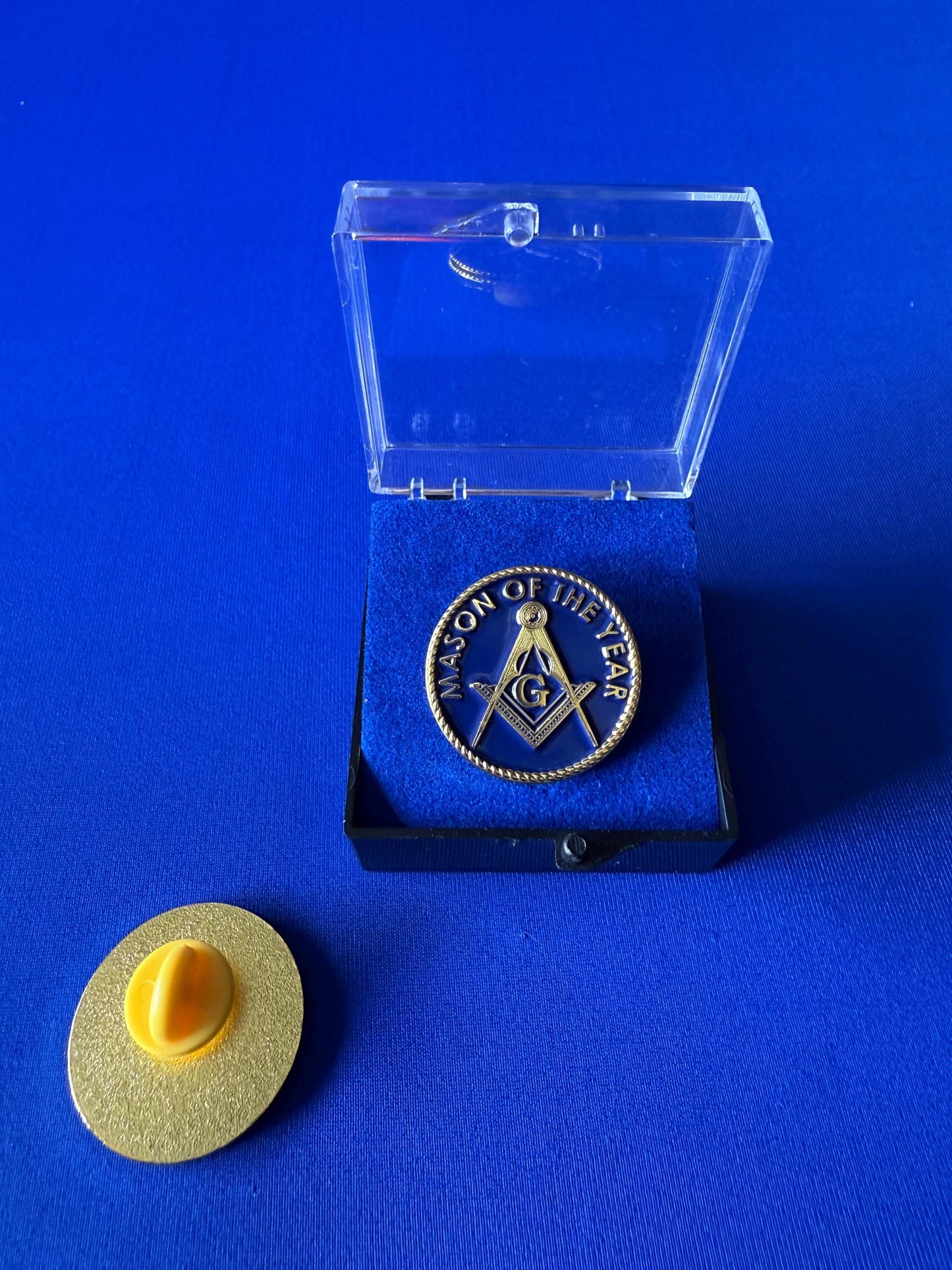 WM Wisdom 1” Round Masonic Lapel Pin